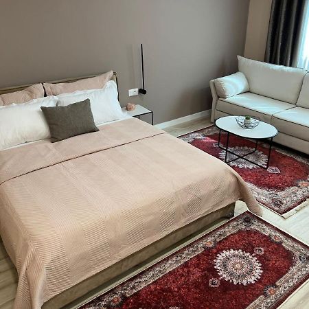 Smart Home , Lovely Apartment In Tirana Exterior photo